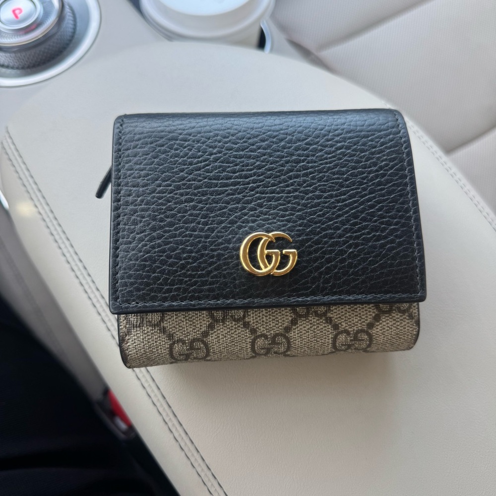 Gucci GG Marmont bi-color  Black Women's medium Wallet
